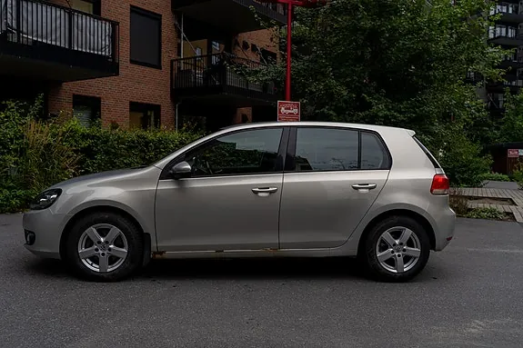 Volkswagen Golf 2010 photo 3