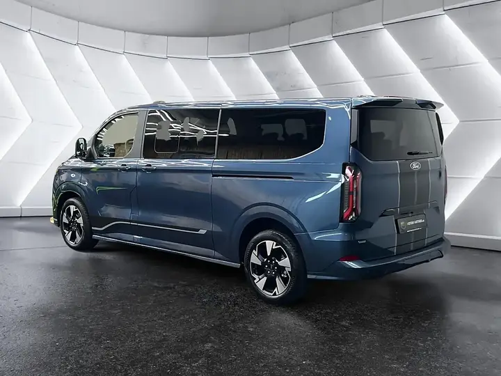 Ford Tourneo Custom 2026 photo 3