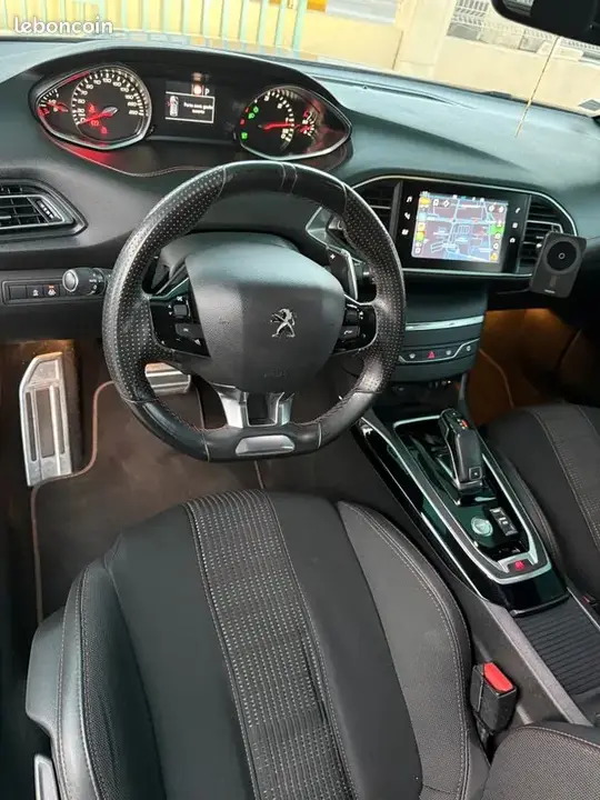 Peugeot 308 2018 photo 3