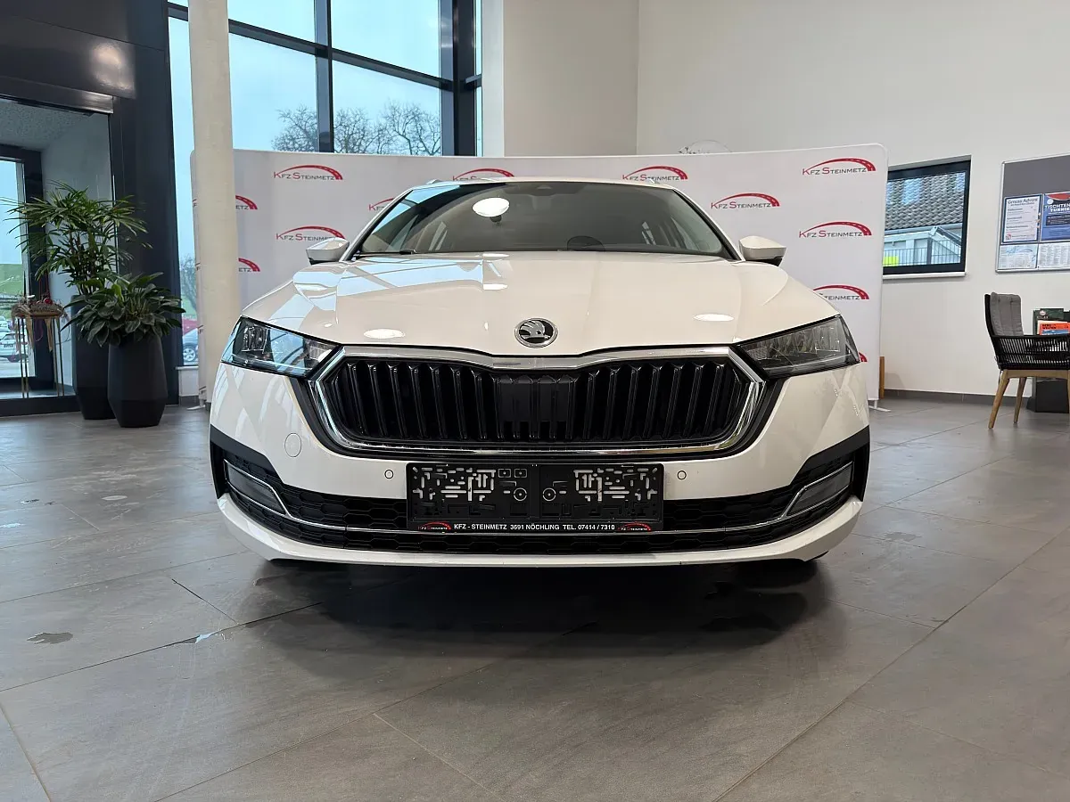 Skoda Octavia 2021 photo 2