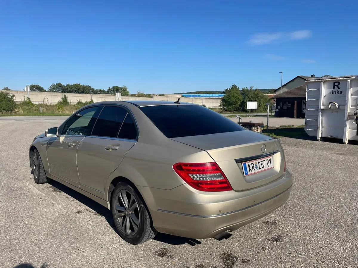 Mercedes-Benz C-Class 2012 photo 3