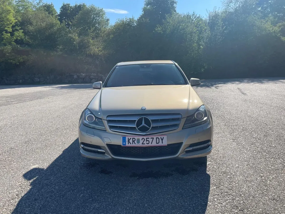 Mercedes-Benz C-Class 2012 photo 2