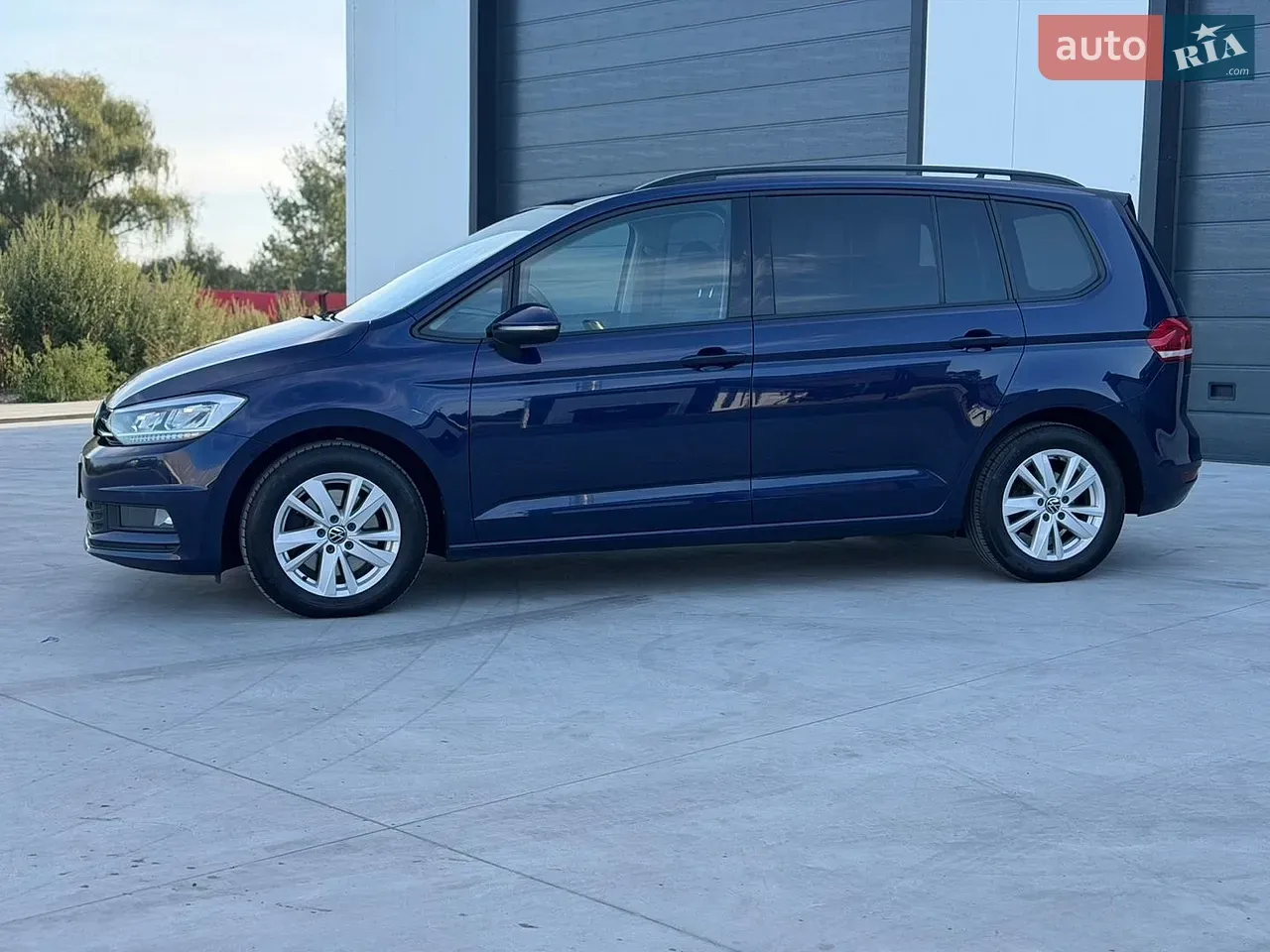 Volkswagen Touran 2023 photo 5
