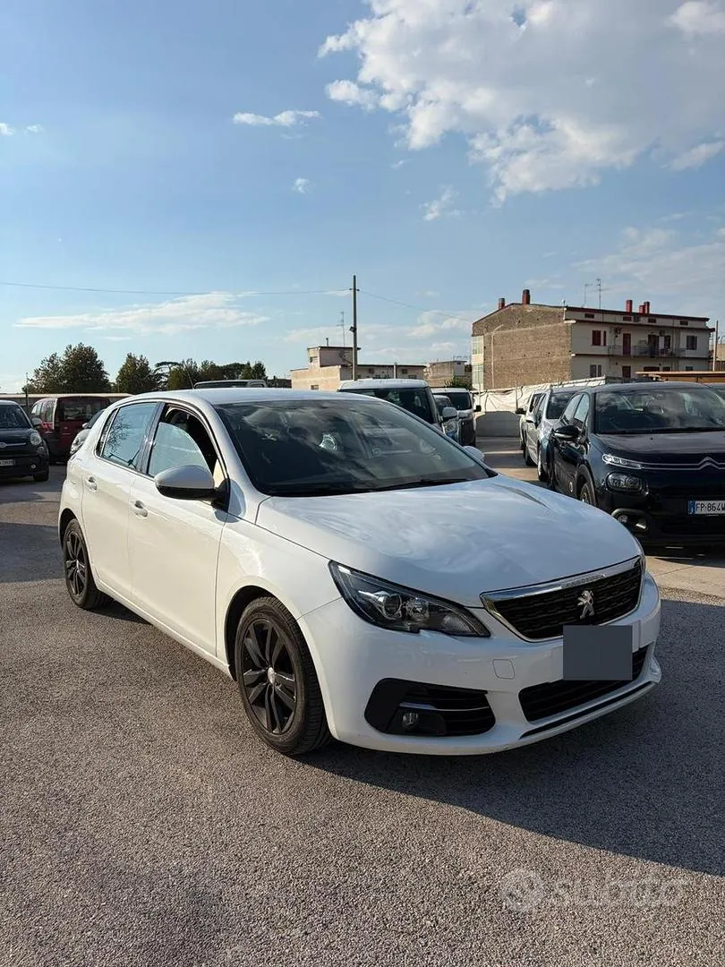 Peugeot 308 2018 photo 2