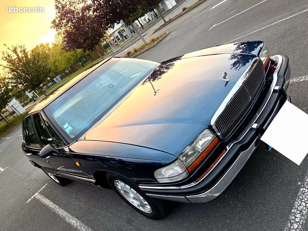 Buick Park Avenue 1992 photo 2