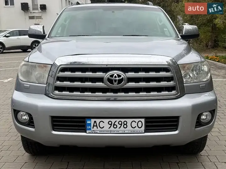 Toyota Sequoia