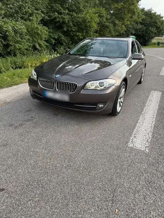 BMW 523I