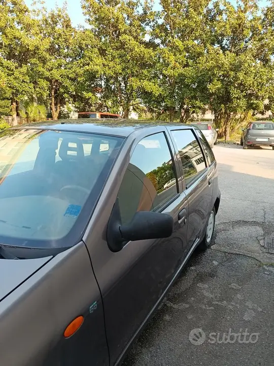 Fiat Punto 1998 photo 2