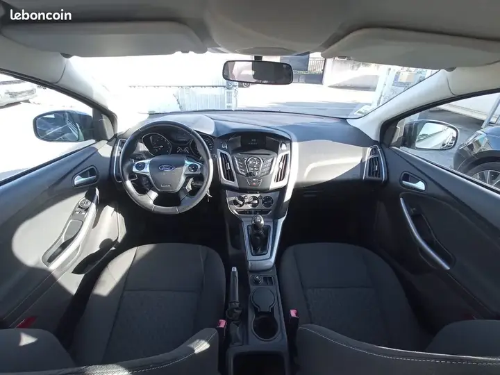 Ford Focus 2013 photo 3