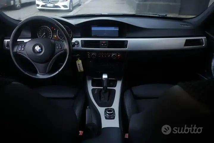 BMW 320D 2011 photo 2