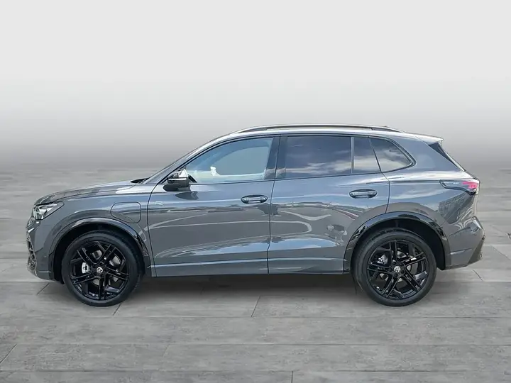 Volkswagen Tiguan 2026 photo 2