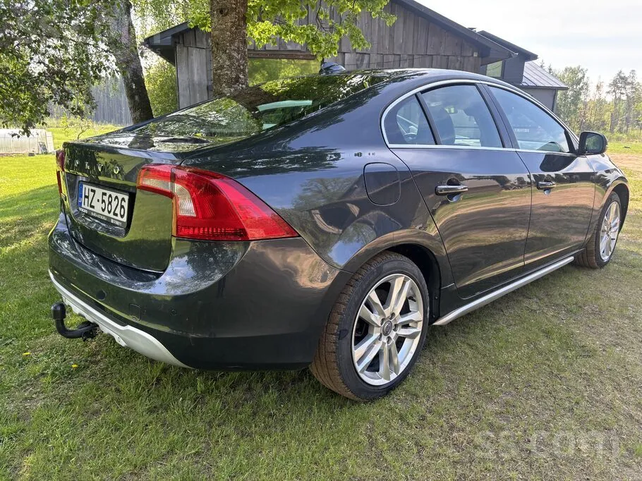 Volvo S60 2011 photo 4