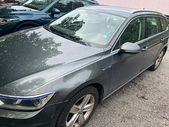 Volkswagen Passat 2016 photo 2