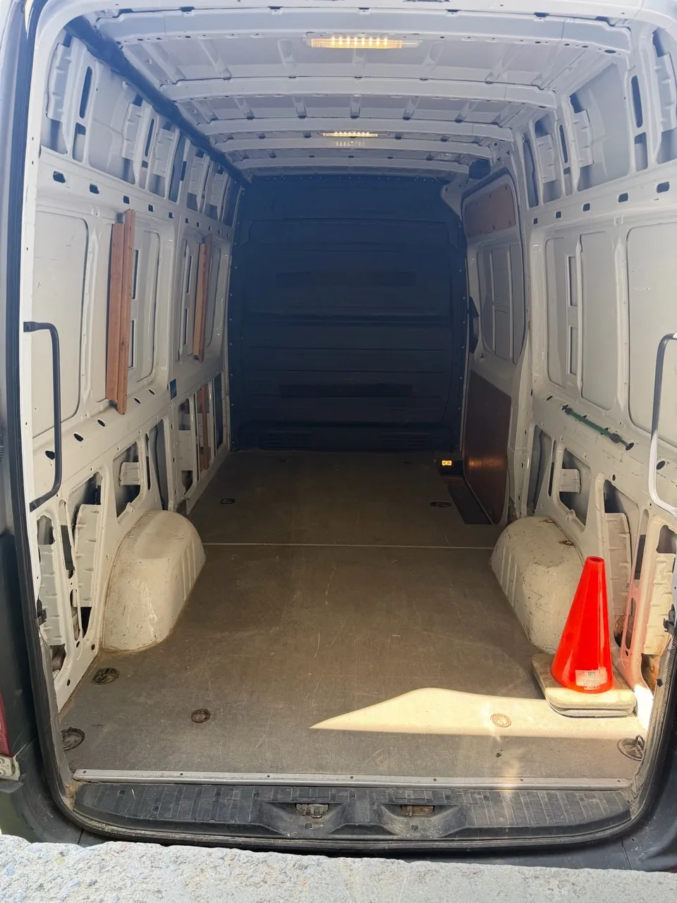 Mercedes-Benz Sprinter Van 2016 photo 4