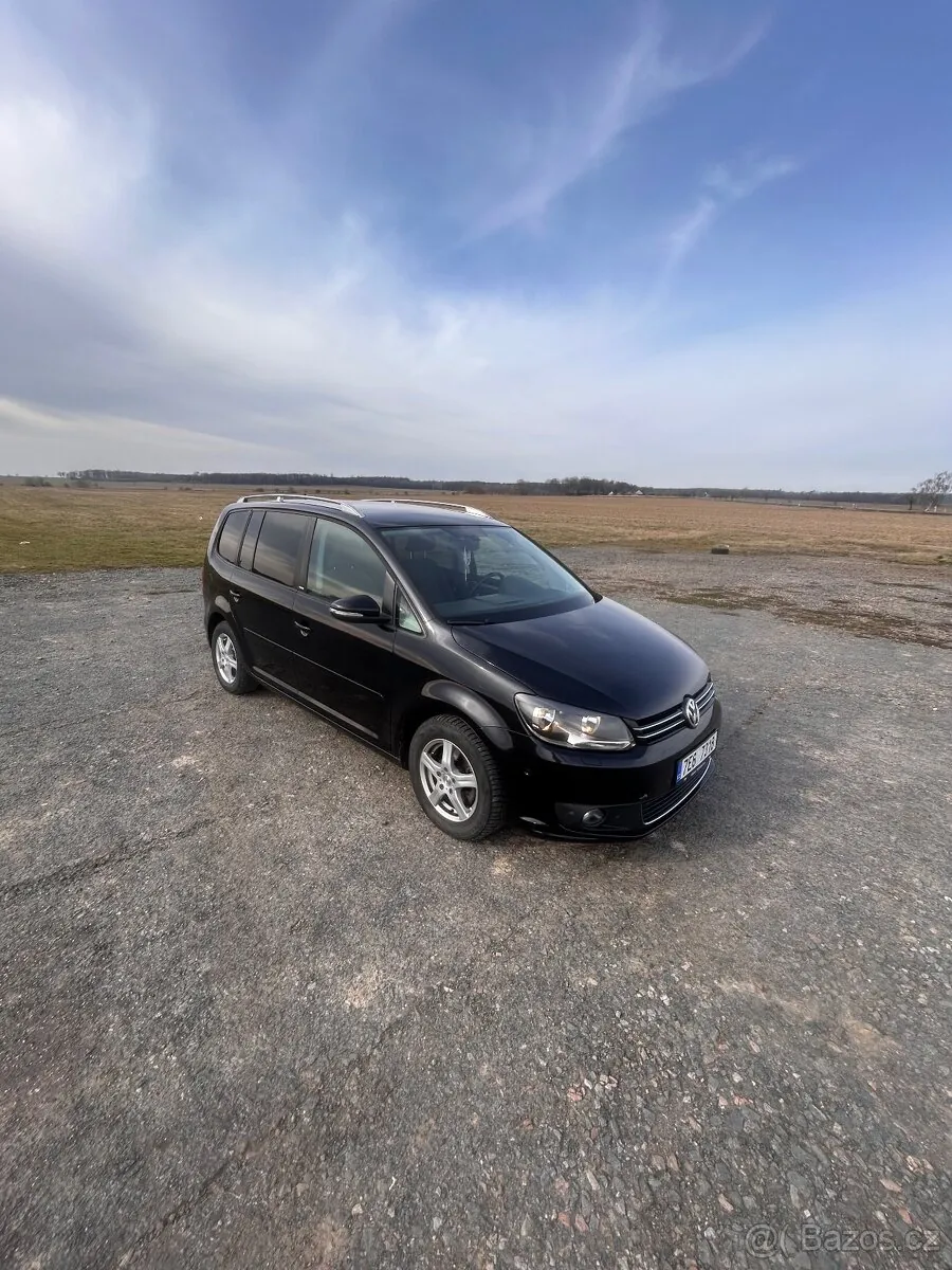 Volkswagen Touran 2011 photo 4