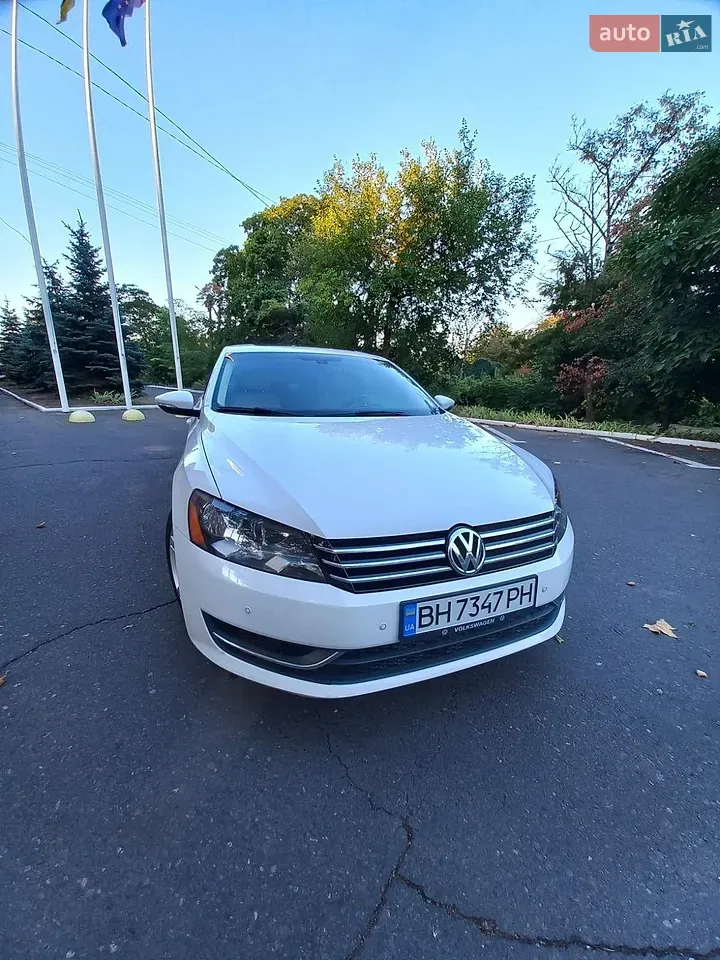Volkswagen Passat 2011 photo 5