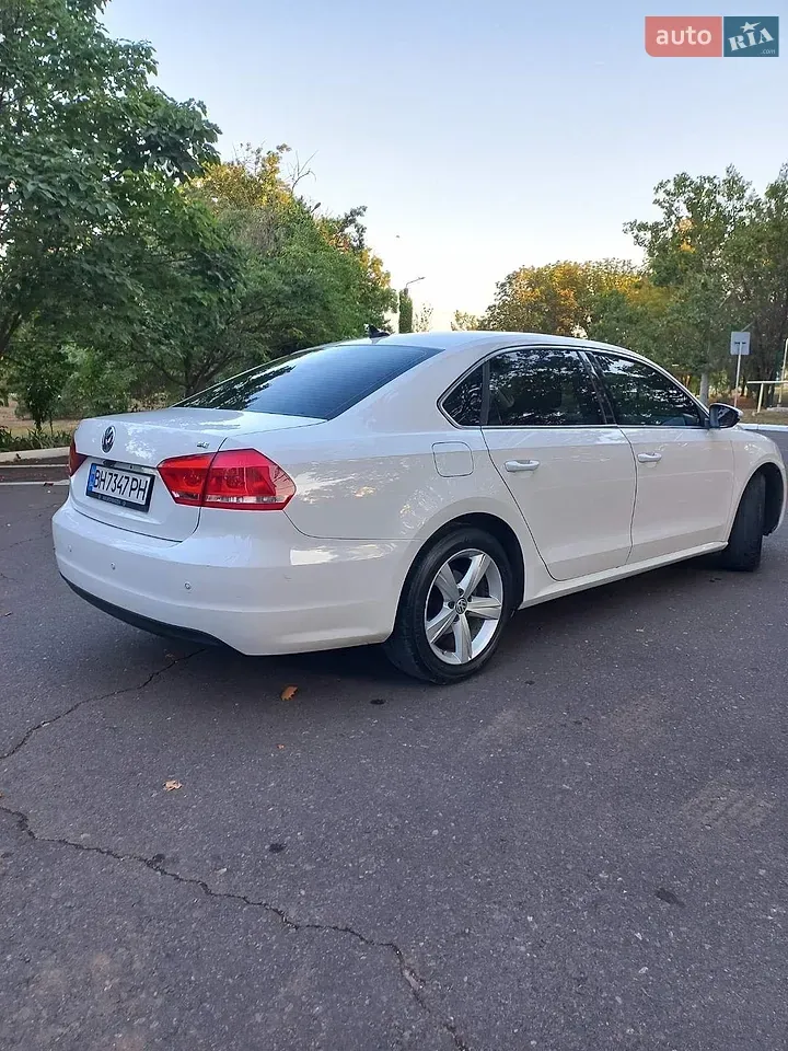Volkswagen Passat 2011 photo 3