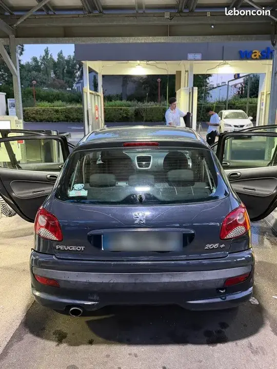 Peugeot 206 2010 photo 3