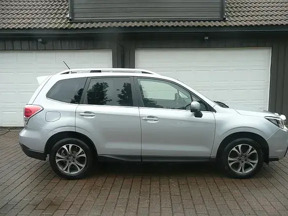 Subaru Forester 2016 photo 2