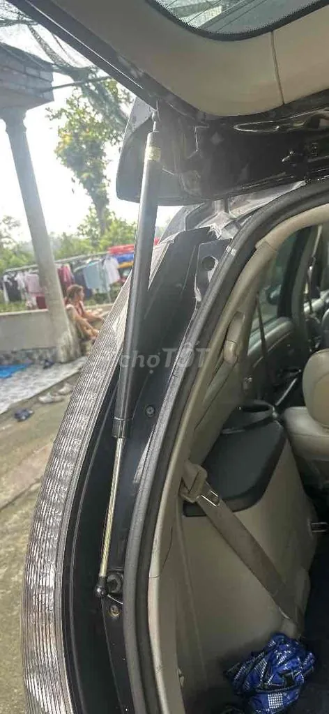 Mitsubishi Grandis 2005 photo 4