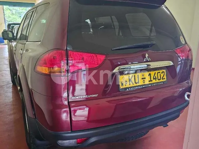 Mitsubishi Montero 2012 photo 2