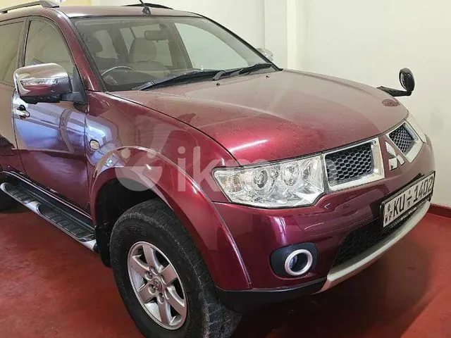 Mitsubishi Montero 2012 photo 5