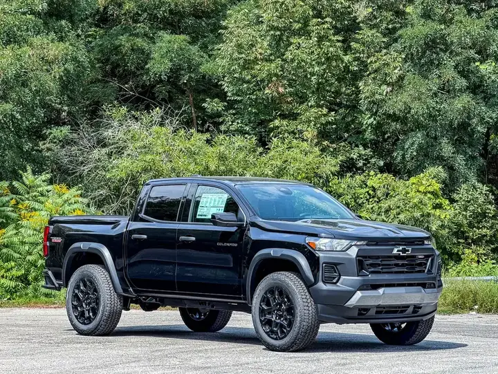 Chevrolet Colorado 2026 photo 3