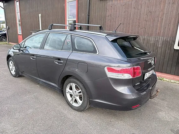 Toyota Avensis 2010 photo 5