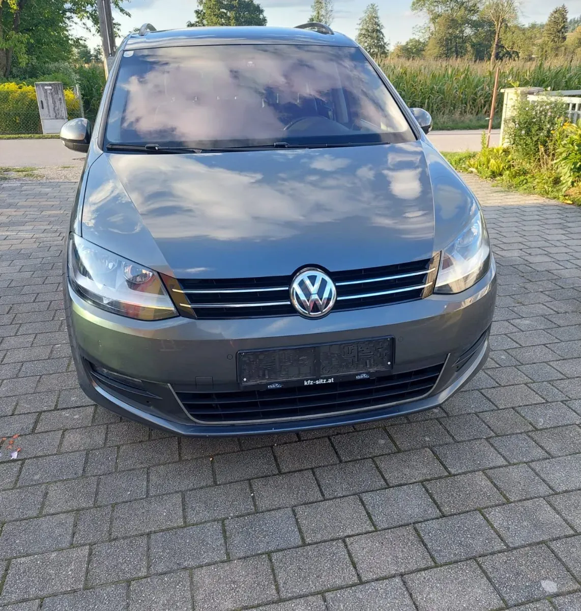 Volkswagen Sharan 2017 photo 2