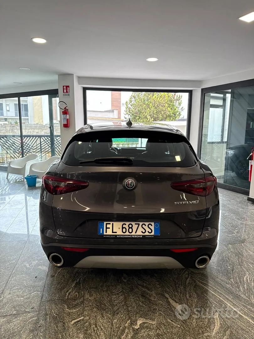 Alfa Romeo Stelvio 2017 photo 3