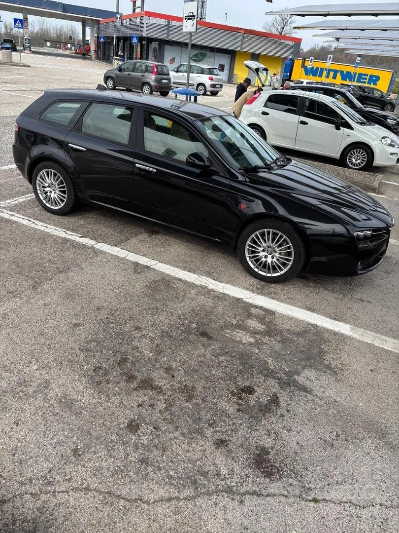 Alfa Romeo 159 2010 photo 3