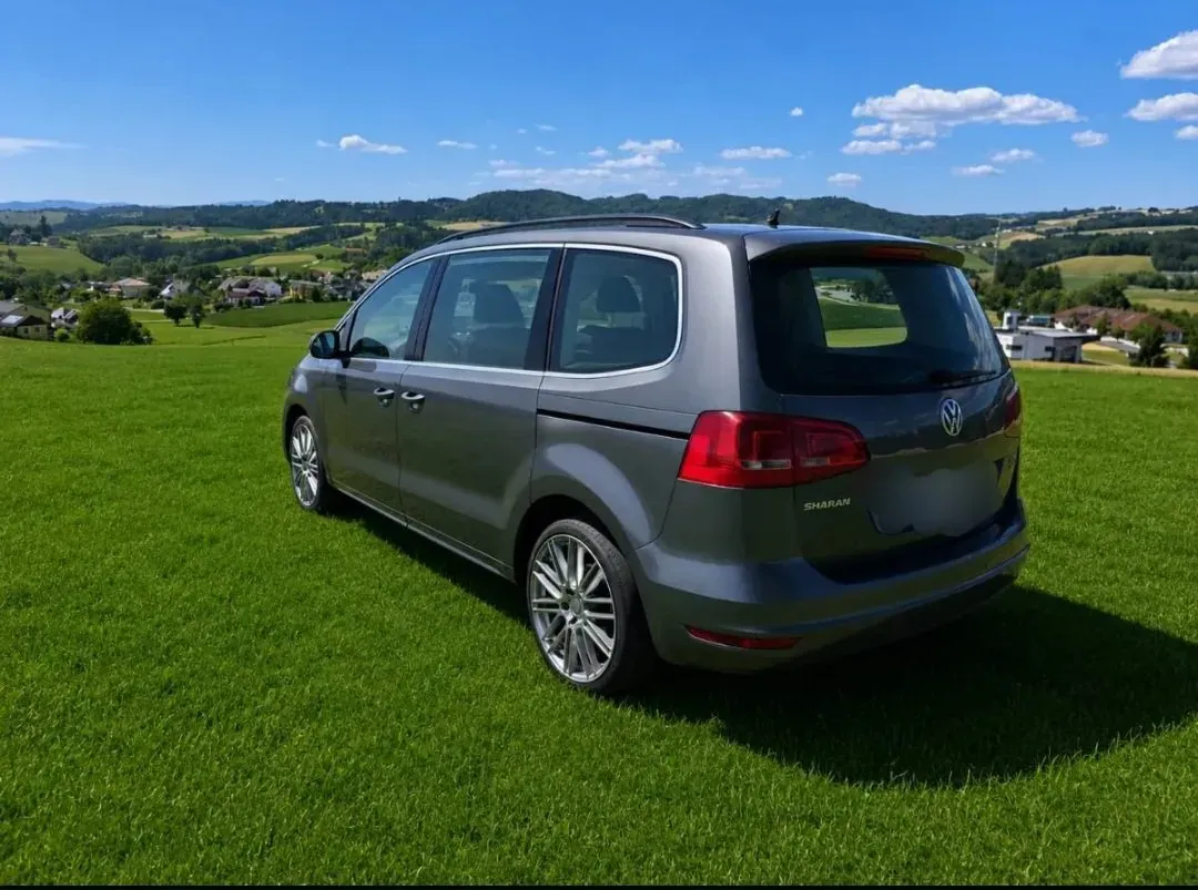 Volkswagen Sharan 2011 photo 2