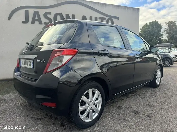 Toyota Yaris 2013 photo 4