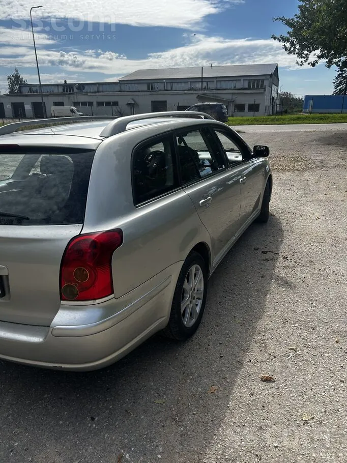 Toyota Avensis 2005 photo 4