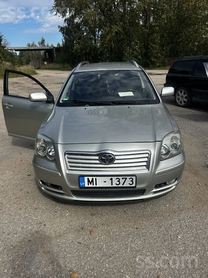 Toyota Avensis 2005 photo 2