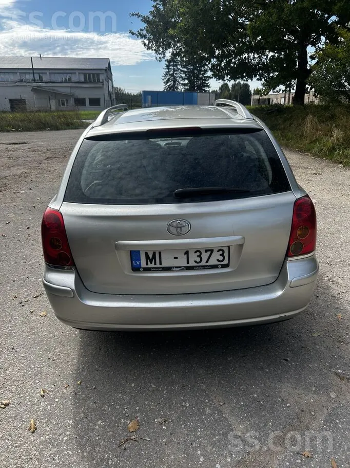 Toyota Avensis 2005 photo 3