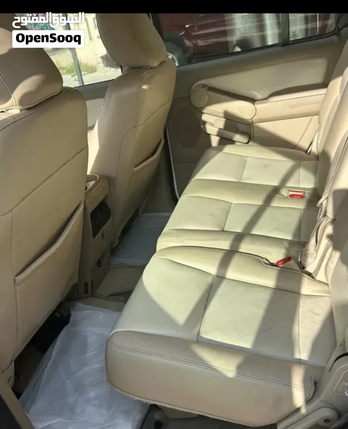 Ford Explorer 2010 photo 3