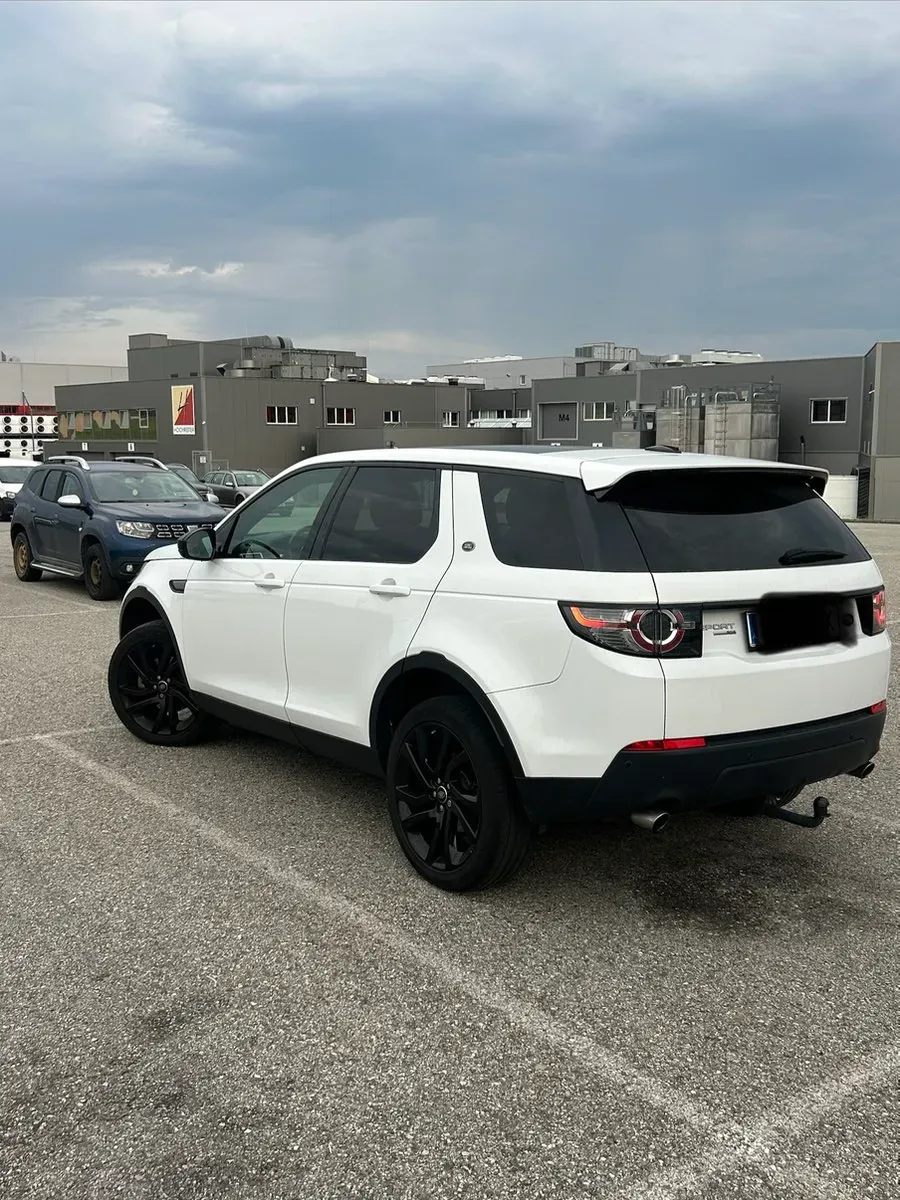 Land Rover Discovery Sport 2015 photo 3