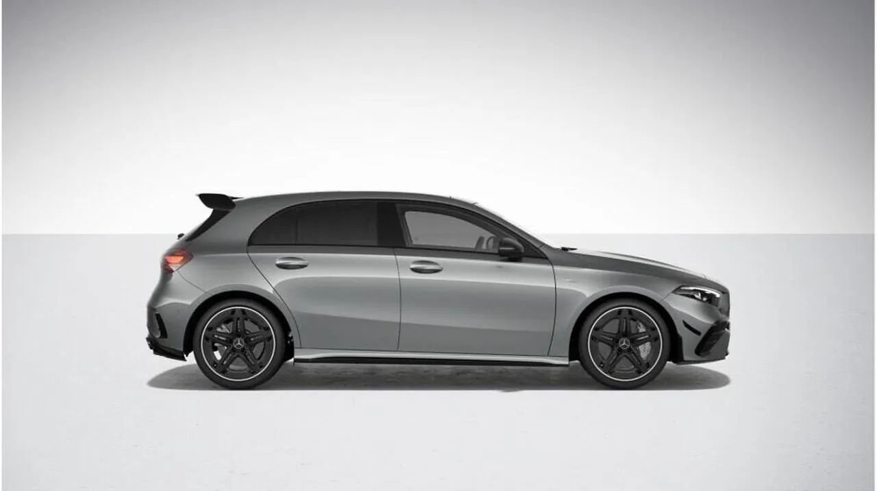 Mercedes-Benz A-Class photo 3