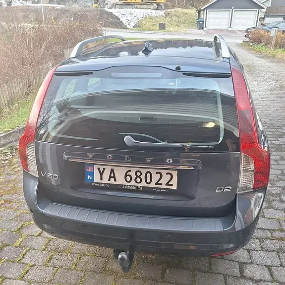 Volvo V50 2011 photo 2