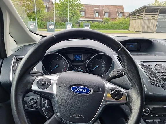 Ford Grand C-Max 2013 photo 2