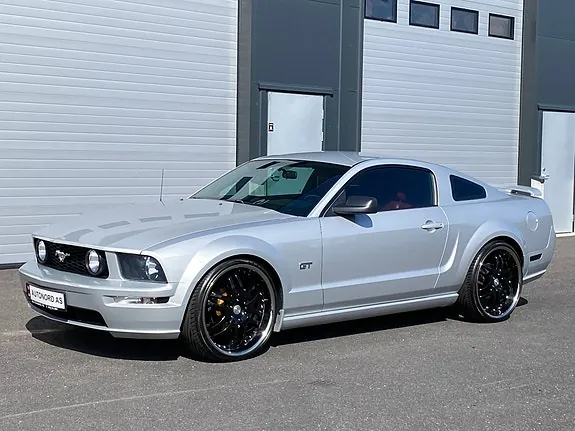 Ford Mustang 2005 photo 2
