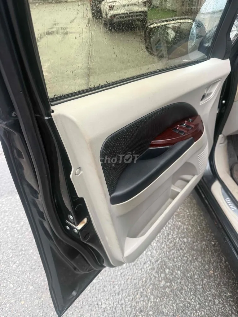 Mitsubishi Grandis 2008 photo 4