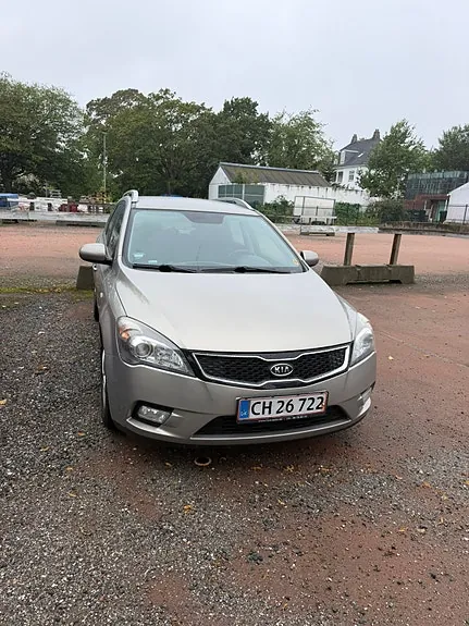 Kia Ceed 2012 photo 2