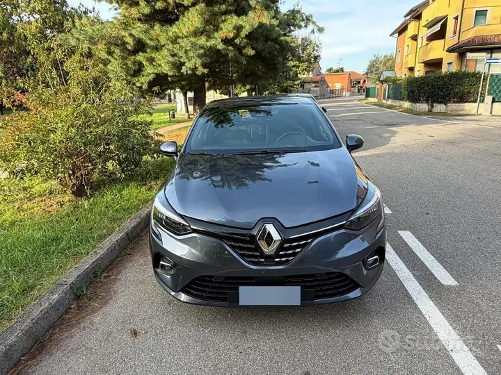 Renault Clio 2022 photo 2