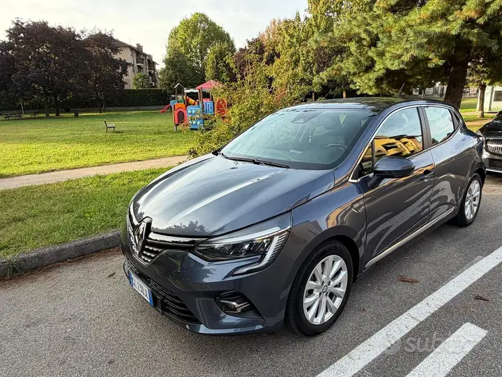 Renault Clio 2022 photo 3
