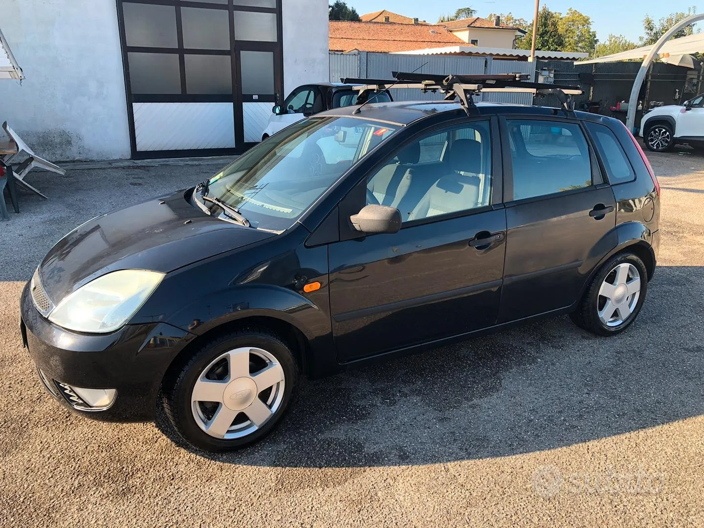 Ford Fiesta 2004 photo 2