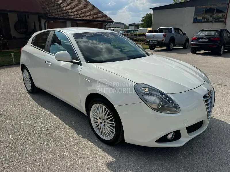 Alfa Romeo Giulietta 2016 photo 4
