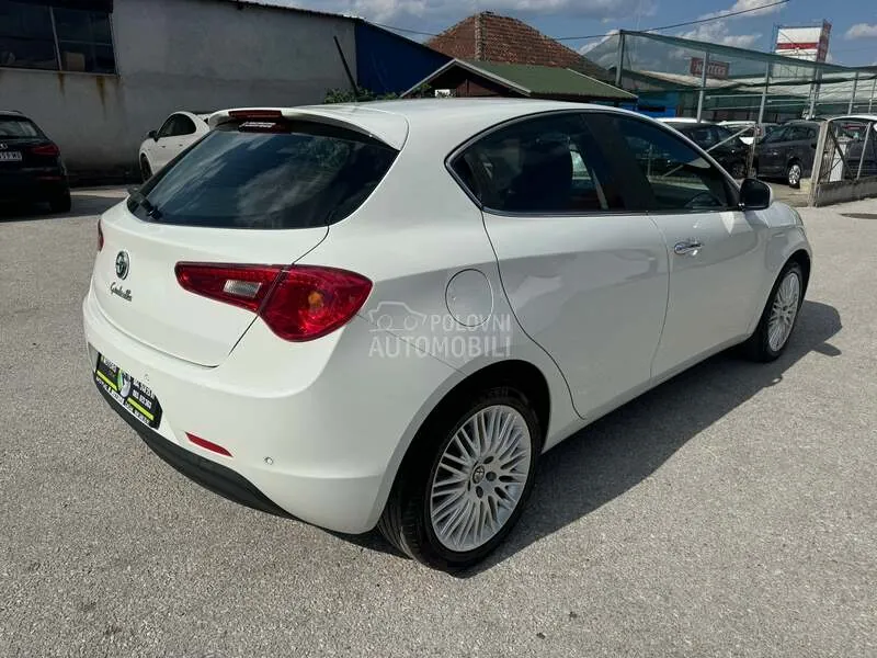 Alfa Romeo Giulietta 2016 photo 3