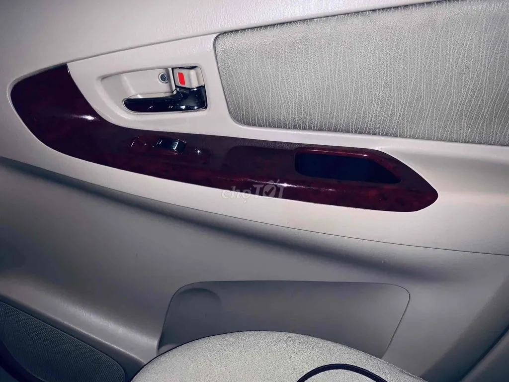 Toyota Innova 2006 photo 4